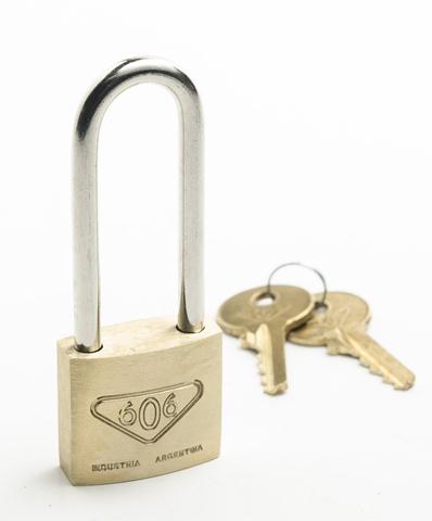 CANDADO DE BRONCE 606 DE 50 MM., DOBLE TRABA