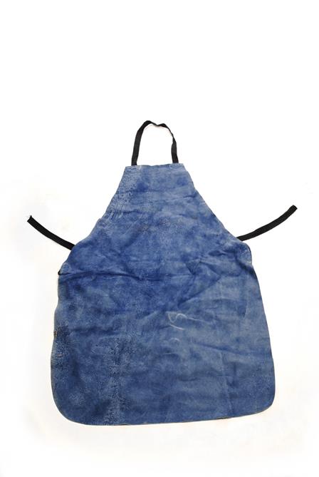 DELANTAL EN CUERO DESCARNE ENTERO