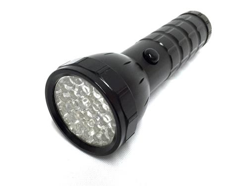 LINTERNA ALUMINIO DE 3 ELEMENTOS TIPO AAA 28 LEDS