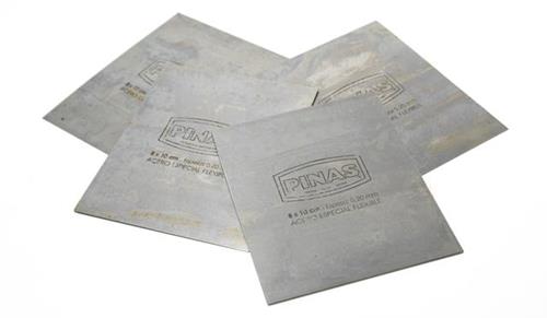 LÁMINA PARA MASILLAR PINAS DE 6 X 10 CM.