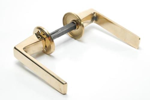 MANIJA DE BCE.PLATIL, BISELADA ROSETA REDONDA PERNO MEDIANO