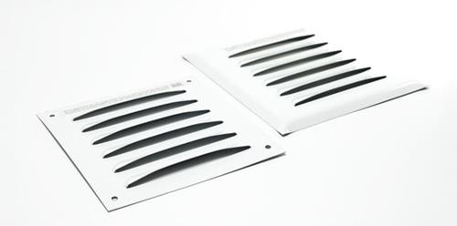 REJA PARA VENTILACIÓN ESMALTADA DE 15 X 15 CM. AP. C/AG.